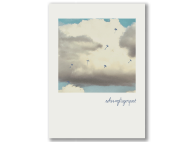 Foto-Postkarte: Gemalte Schirmflieger einer Pusteblume vor Wolkenhimmel